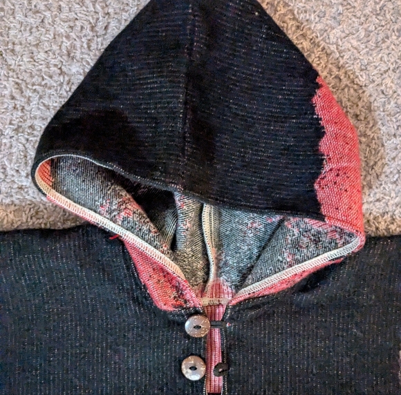 Poncho - Picture 2 of 4